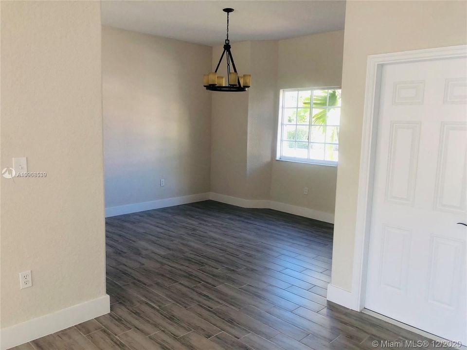 Recently Rented: $2,500 (3 beds, 2 baths, 1608 Square Feet)