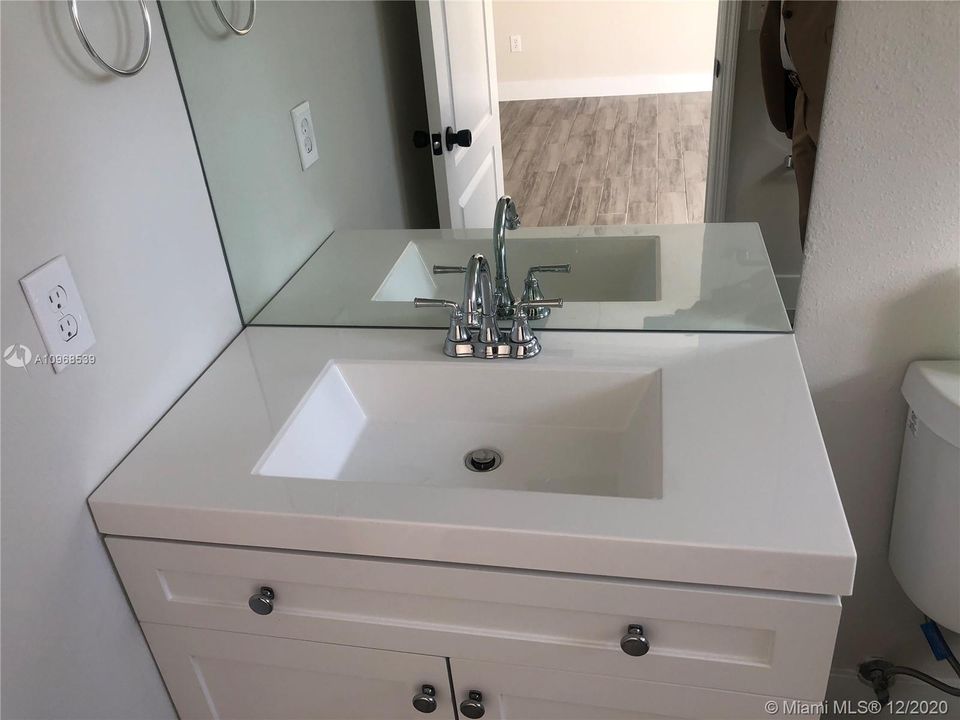 Recently Rented: $2,500 (3 beds, 2 baths, 1608 Square Feet)