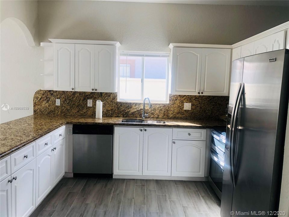Recently Rented: $2,500 (3 beds, 2 baths, 1608 Square Feet)
