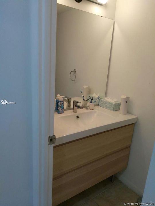 Recently Rented: $1,400 (1 beds, 1 baths, 1100 Square Feet)
