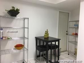 Recently Rented: $1,400 (1 beds, 1 baths, 1100 Square Feet)