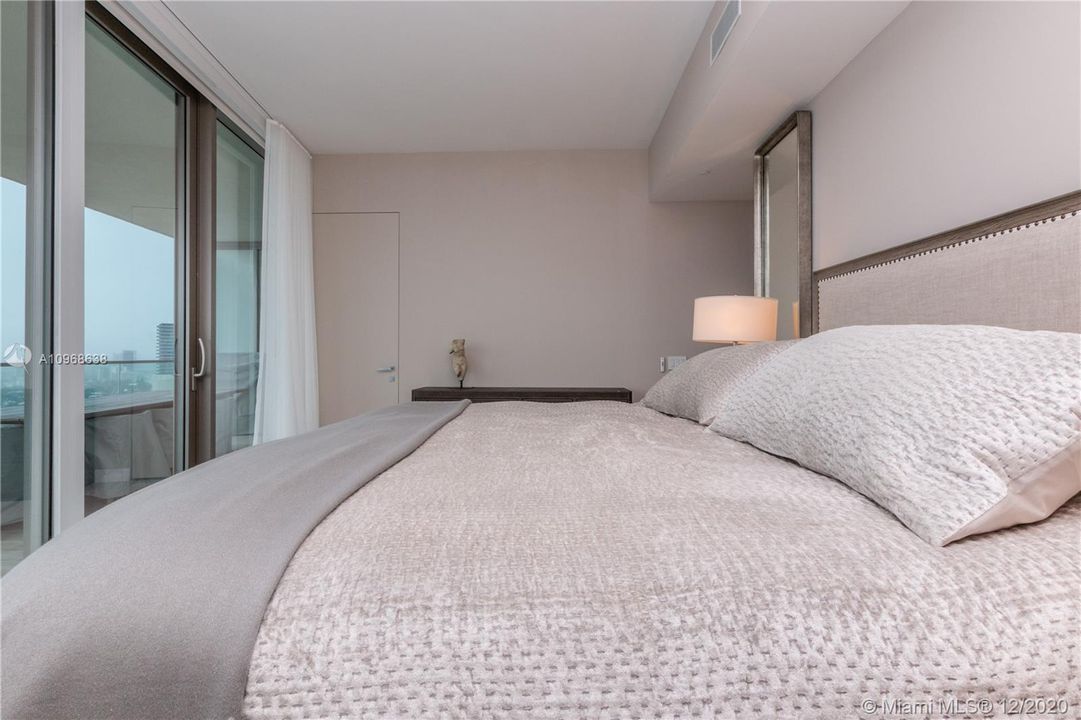 Recientemente alquilado: $12,500 (2 camas, 2 baños, 1219 Pies cuadrados)
