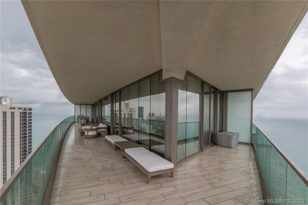 Recientemente alquilado: $12,500 (2 camas, 2 baños, 1219 Pies cuadrados)