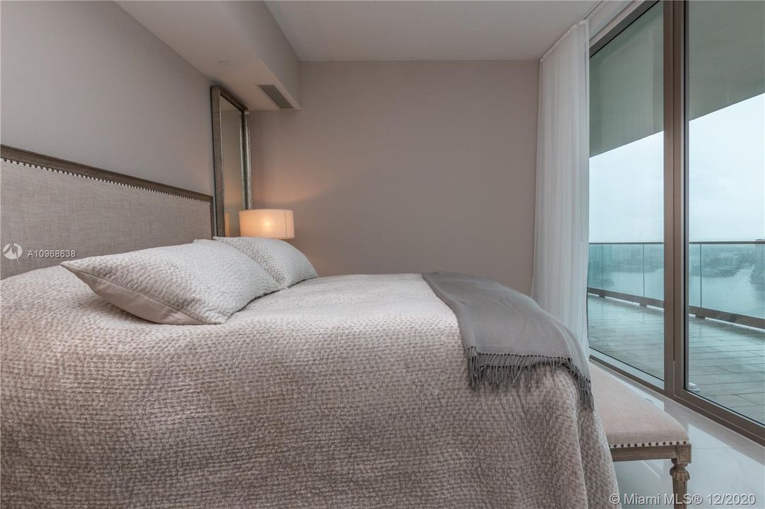 Recientemente alquilado: $12,500 (2 camas, 2 baños, 1219 Pies cuadrados)