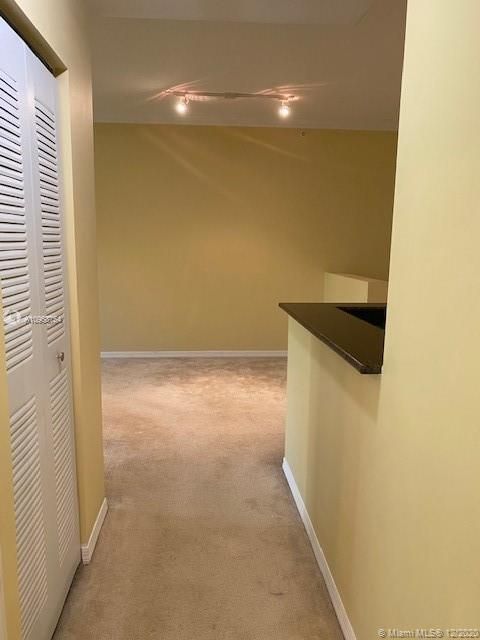 Recently Rented: $1,450 (1 beds, 1 baths, 685 Square Feet)