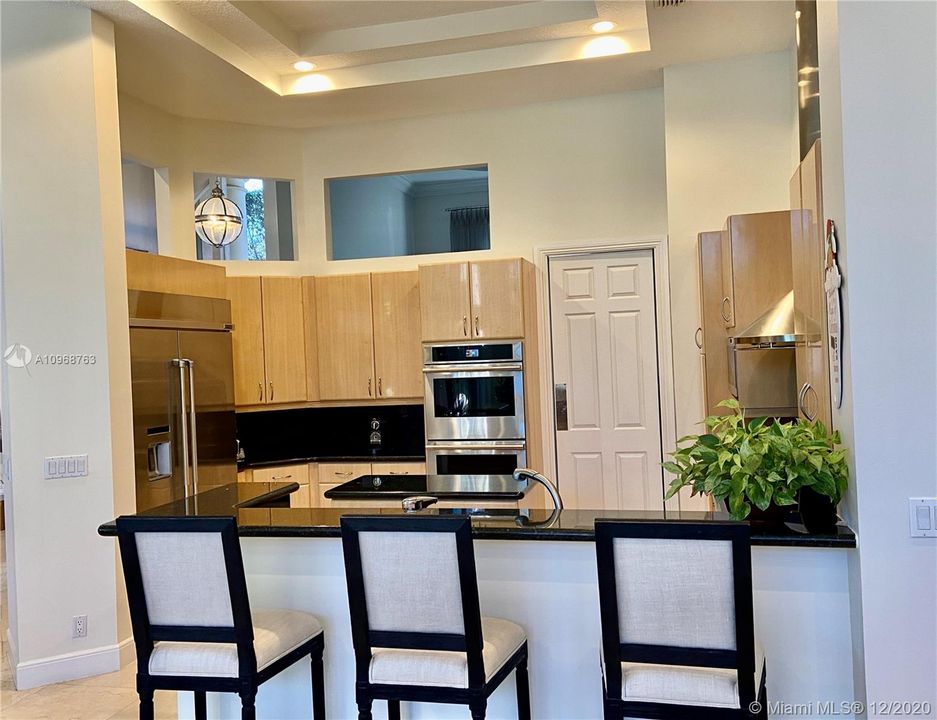 最近售出: $1,275,000 (4 贝兹, 4 浴室, 3859 平方英尺)