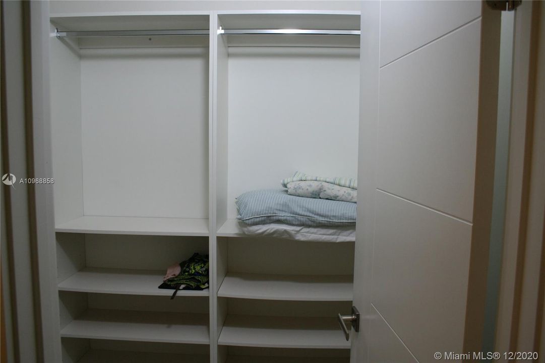 Recently Sold: $680,000 (3 beds, 2 baths, 1502 Square Feet)