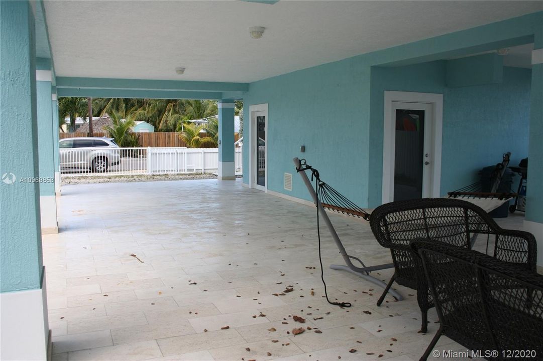 Recently Sold: $680,000 (3 beds, 2 baths, 1502 Square Feet)