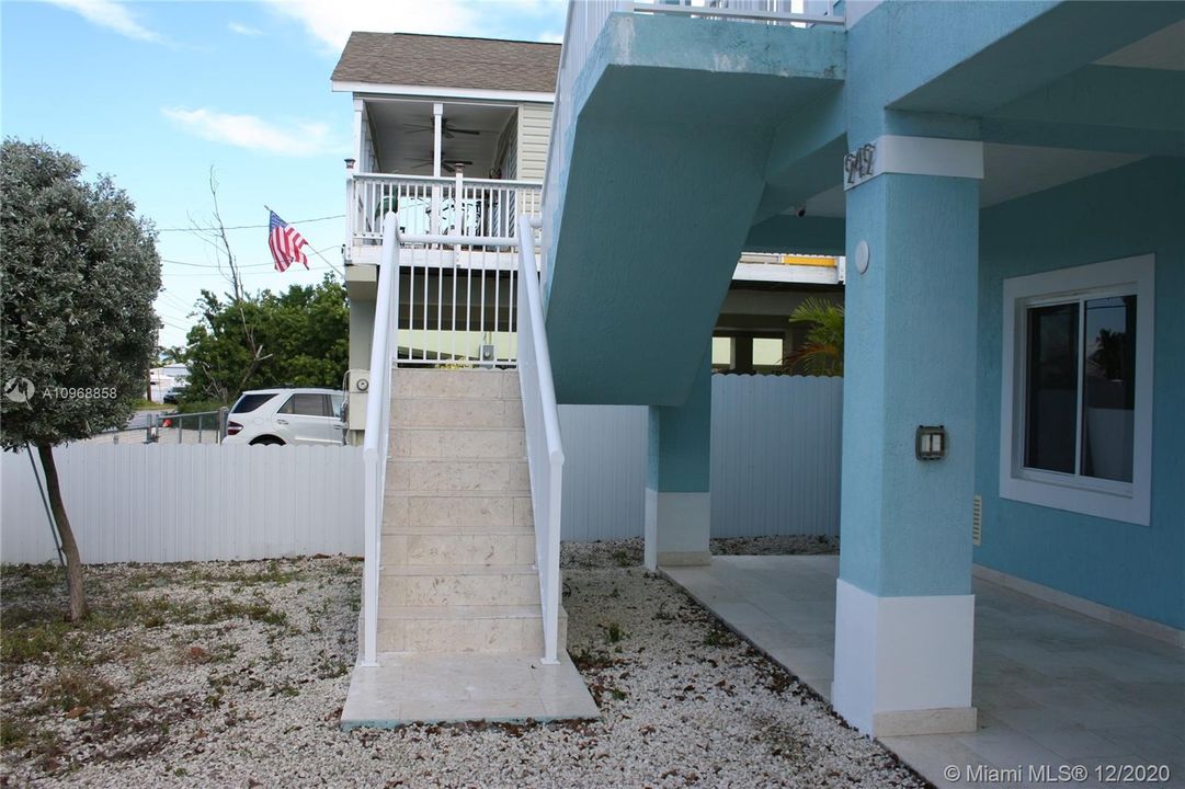 Recently Sold: $680,000 (3 beds, 2 baths, 1502 Square Feet)