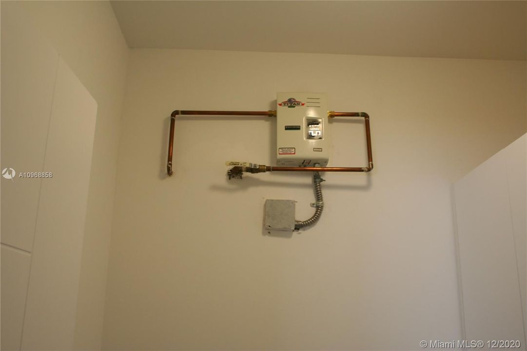 Recently Sold: $680,000 (3 beds, 2 baths, 1502 Square Feet)