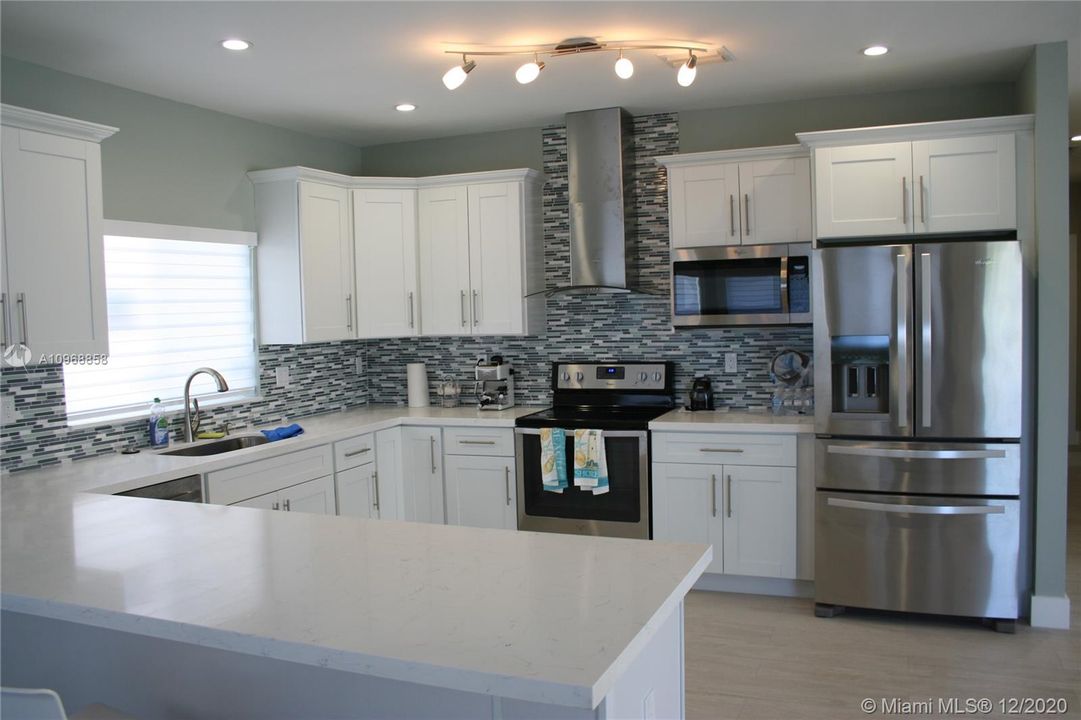 Recently Sold: $680,000 (3 beds, 2 baths, 1502 Square Feet)