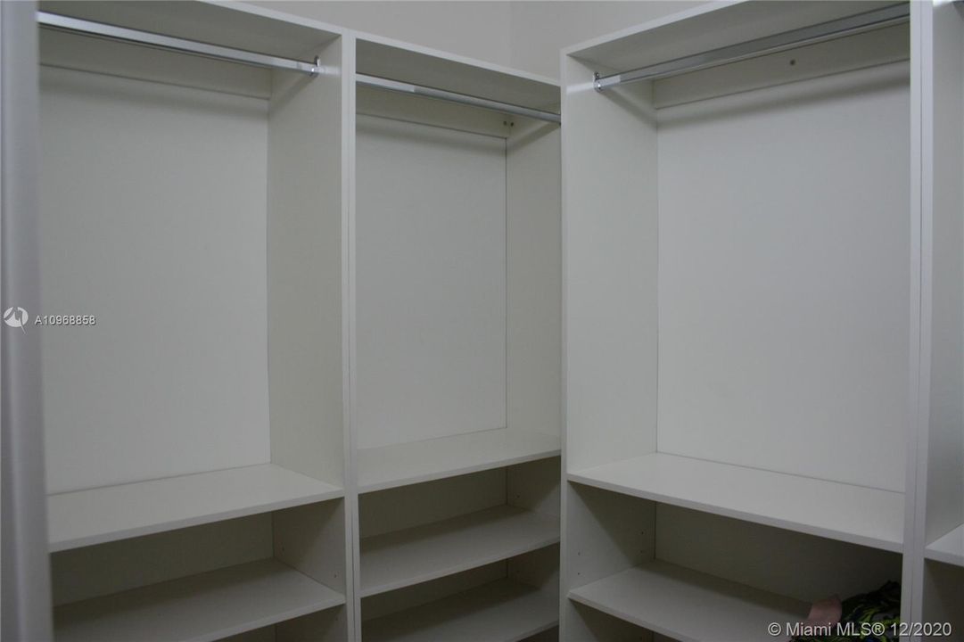 Recently Sold: $680,000 (3 beds, 2 baths, 1502 Square Feet)