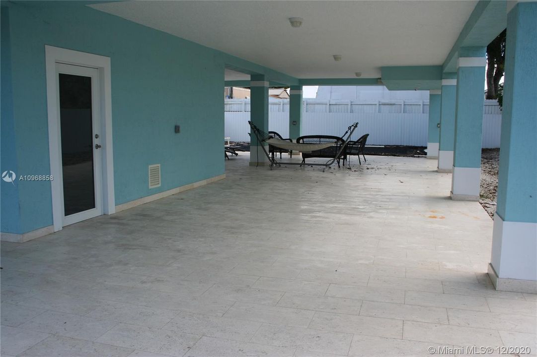 Recently Sold: $680,000 (3 beds, 2 baths, 1502 Square Feet)