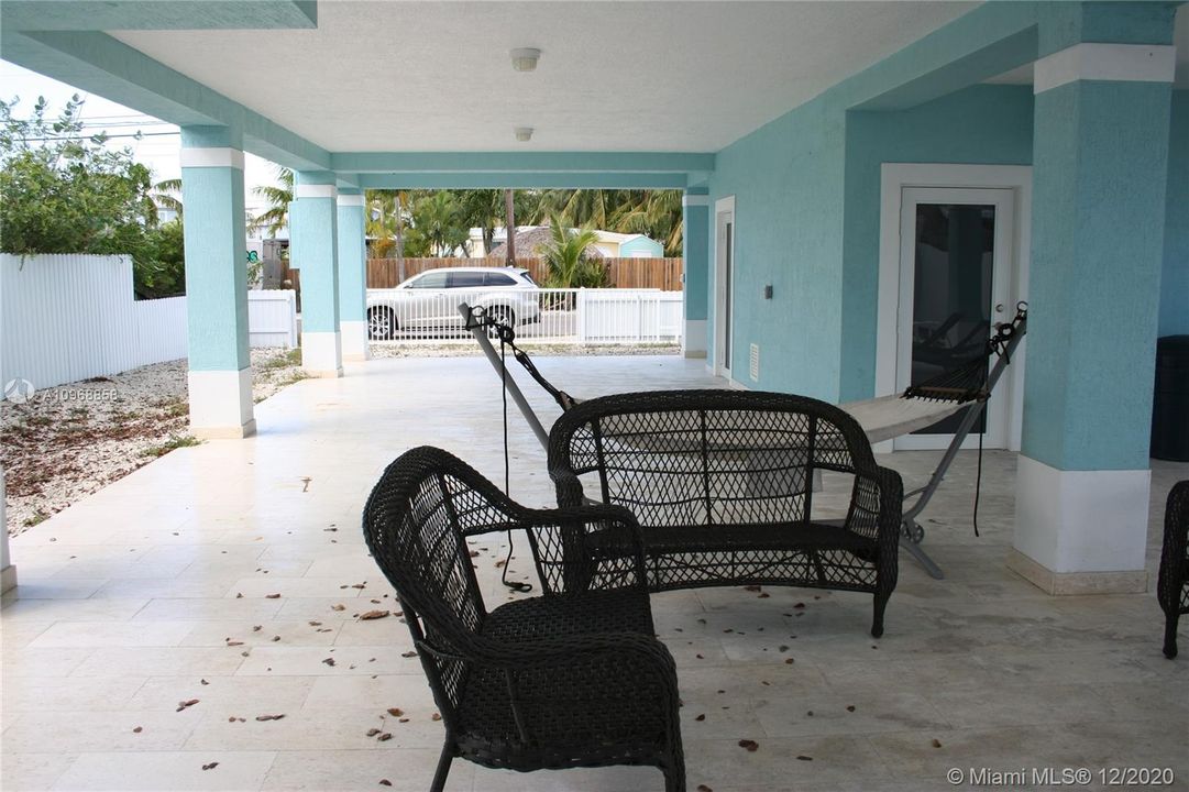 Recently Sold: $680,000 (3 beds, 2 baths, 1502 Square Feet)