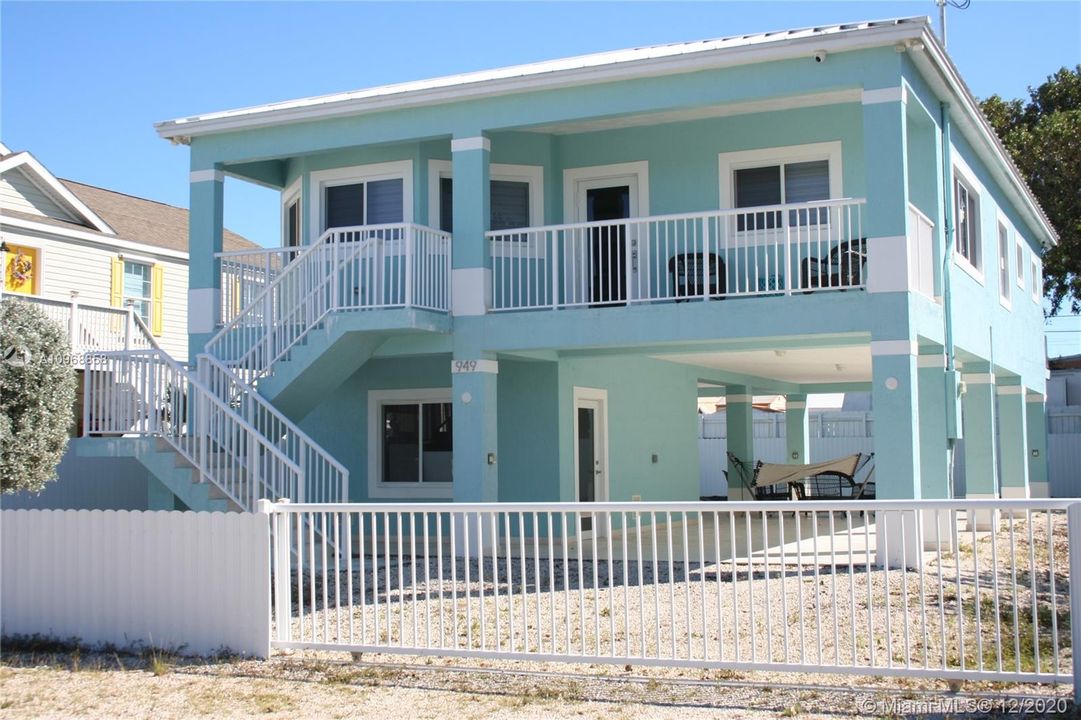 Recently Sold: $680,000 (3 beds, 2 baths, 1502 Square Feet)