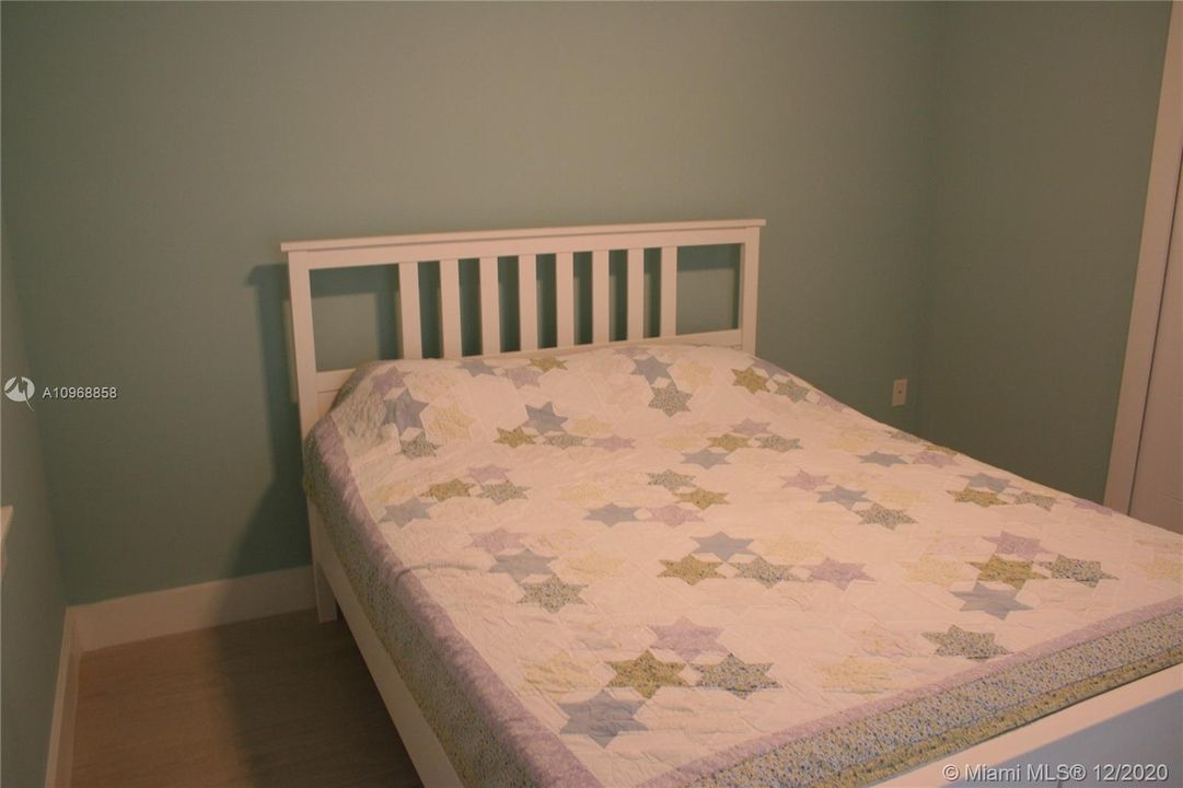 Recently Sold: $680,000 (3 beds, 2 baths, 1502 Square Feet)