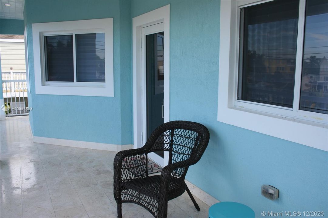 Recently Sold: $680,000 (3 beds, 2 baths, 1502 Square Feet)