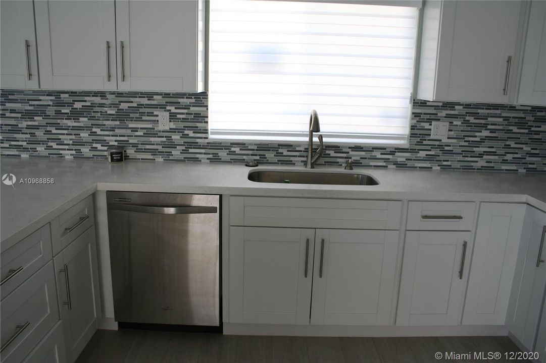 Recently Sold: $680,000 (3 beds, 2 baths, 1502 Square Feet)