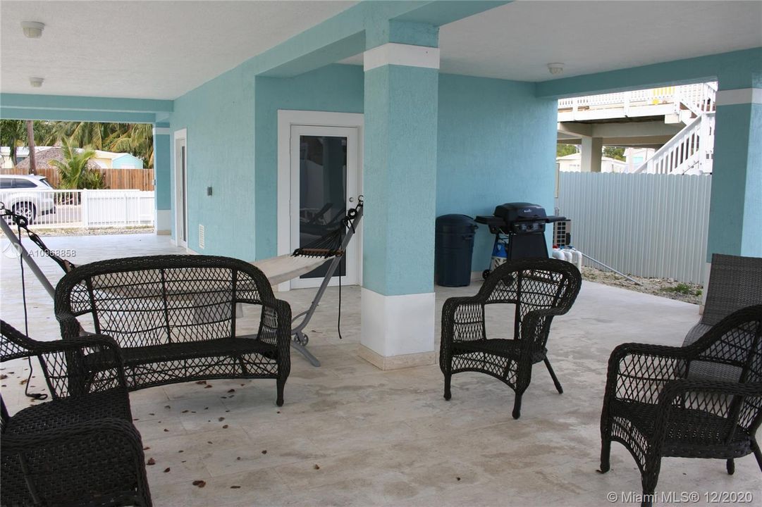 Recently Sold: $680,000 (3 beds, 2 baths, 1502 Square Feet)