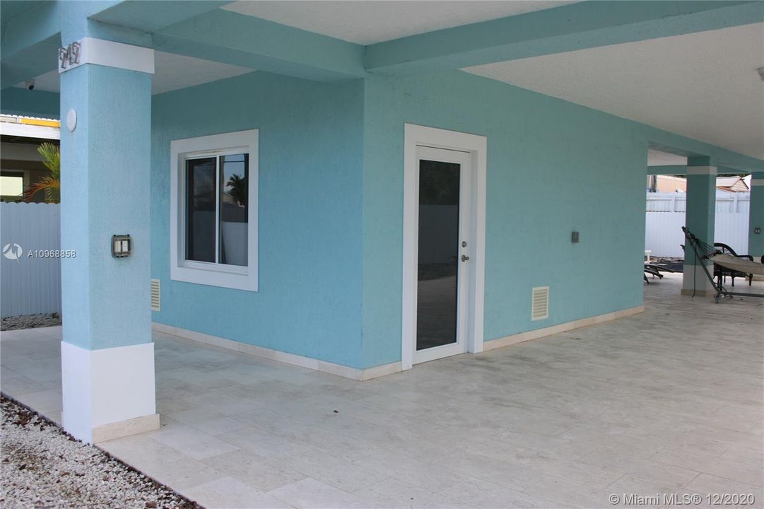 Recently Sold: $680,000 (3 beds, 2 baths, 1502 Square Feet)