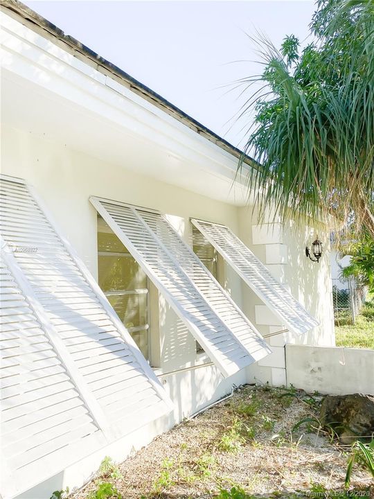 Recently Sold: $499,000 (4 beds, 3 baths, 1865 Square Feet)