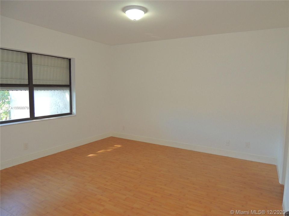 Recently Sold: $250,000 (2 beds, 2 baths, 1104 Square Feet)