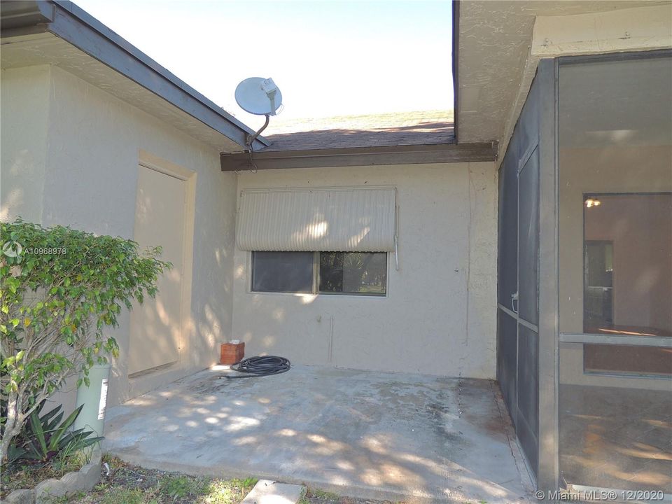 Recently Sold: $250,000 (2 beds, 2 baths, 1104 Square Feet)