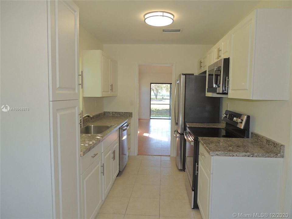 Recently Sold: $250,000 (2 beds, 2 baths, 1104 Square Feet)