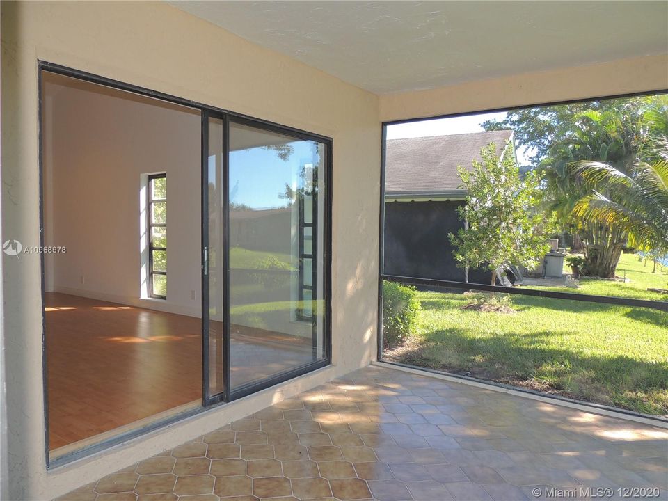 Recently Sold: $250,000 (2 beds, 2 baths, 1104 Square Feet)