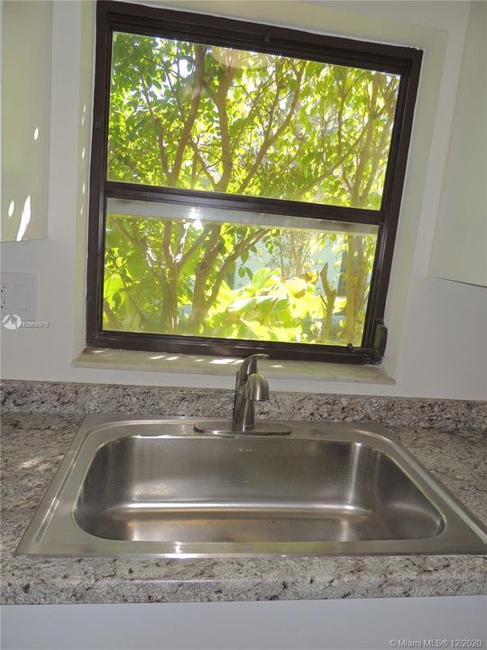 Recently Sold: $250,000 (2 beds, 2 baths, 1104 Square Feet)