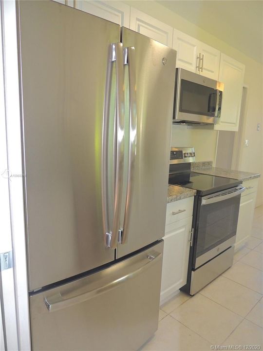 Recently Sold: $250,000 (2 beds, 2 baths, 1104 Square Feet)