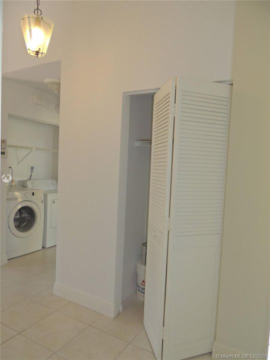 Recently Sold: $250,000 (2 beds, 2 baths, 1104 Square Feet)