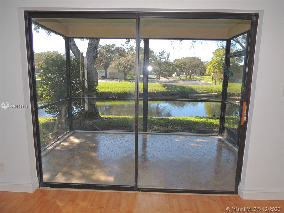 Recently Sold: $250,000 (2 beds, 2 baths, 1104 Square Feet)