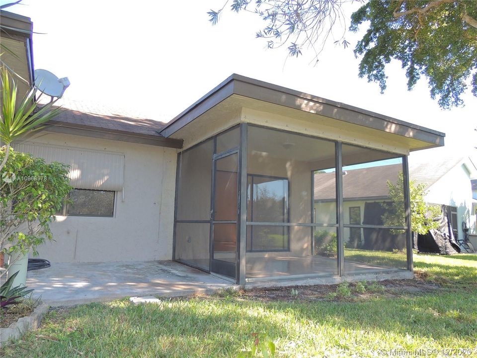 Recently Sold: $250,000 (2 beds, 2 baths, 1104 Square Feet)