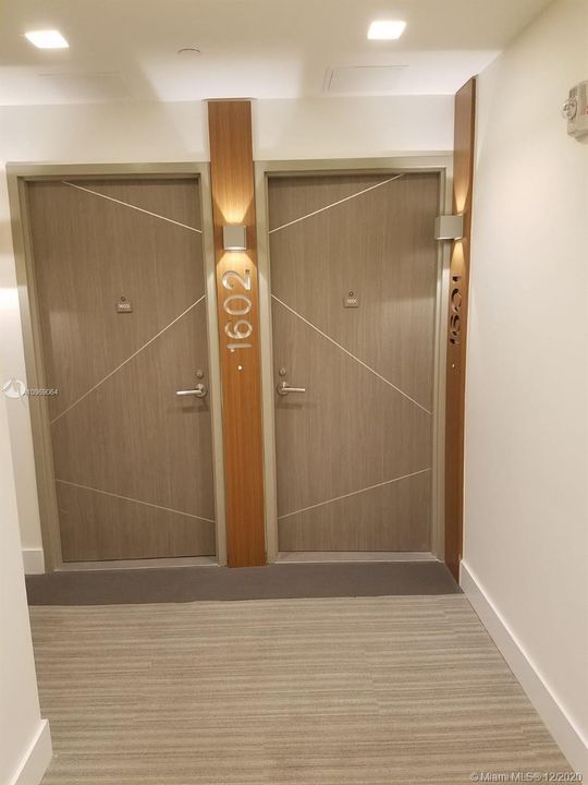 Recently Rented: $2,900 (2 beds, 2 baths, 1170 Square Feet)