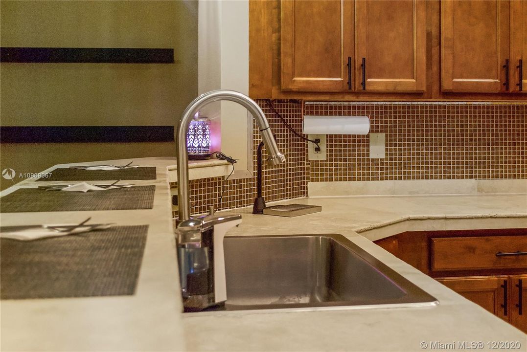 Recently Sold: $269,900 (3 beds, 2 baths, 1787 Square Feet)