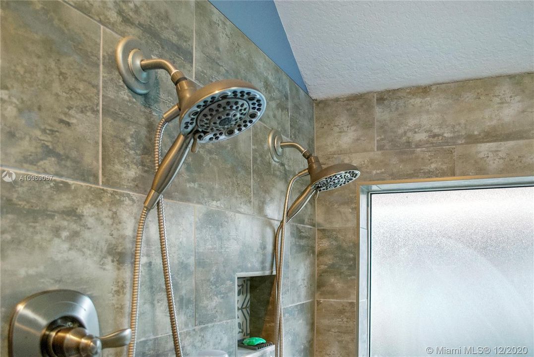 Recently Sold: $269,900 (3 beds, 2 baths, 1787 Square Feet)