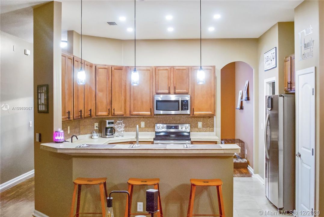 Recently Sold: $269,900 (3 beds, 2 baths, 1787 Square Feet)