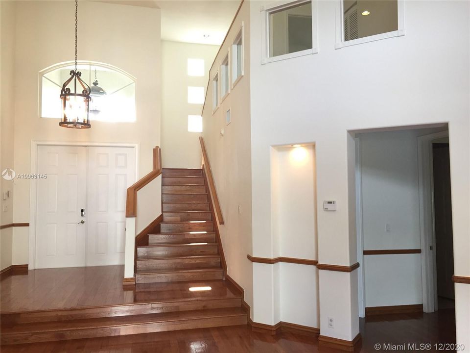 Recently Rented: $5,000 (5 beds, 5 baths, 4766 Square Feet)