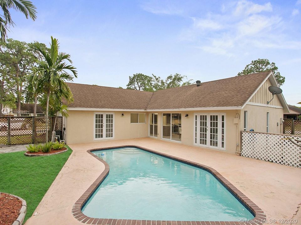 Vendido Recientemente: $434,900 (4 camas, 2 baños, 0 Pies cuadrados)