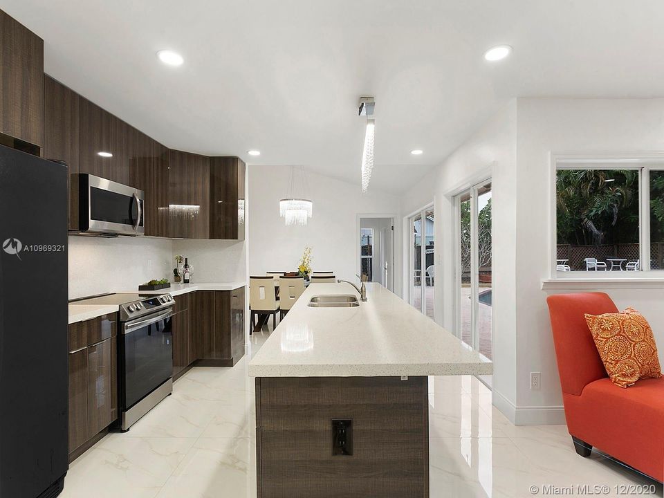 Vendido Recientemente: $434,900 (4 camas, 2 baños, 0 Pies cuadrados)