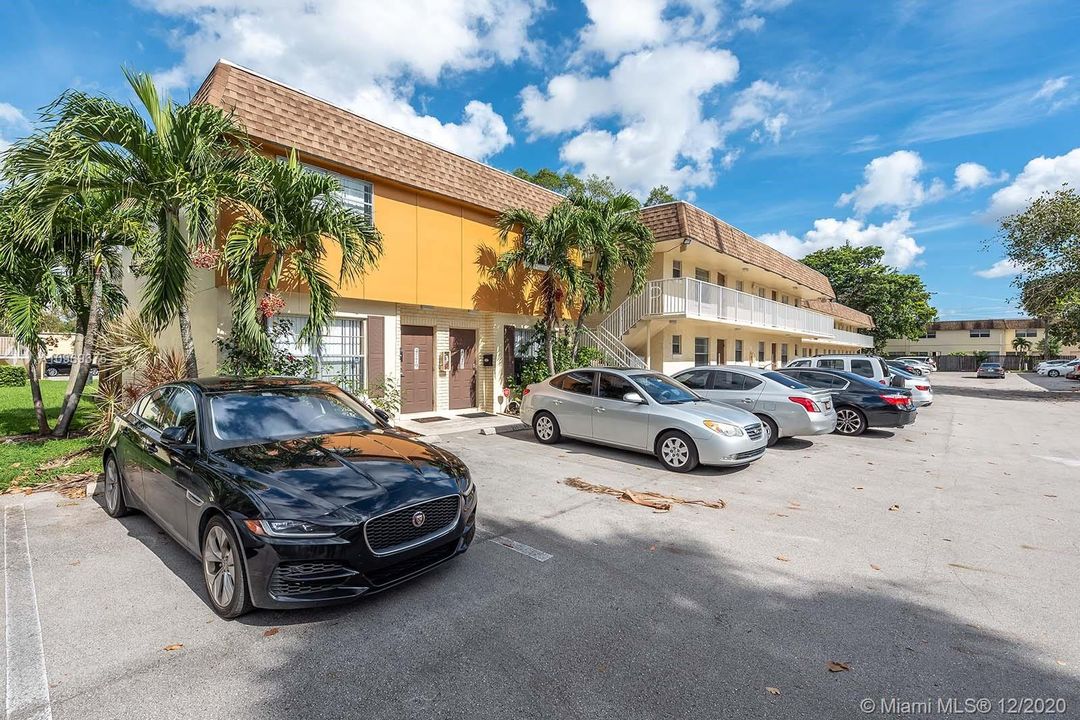 Recently Sold: $99,100 (1 beds, 1 baths, 736 Square Feet)