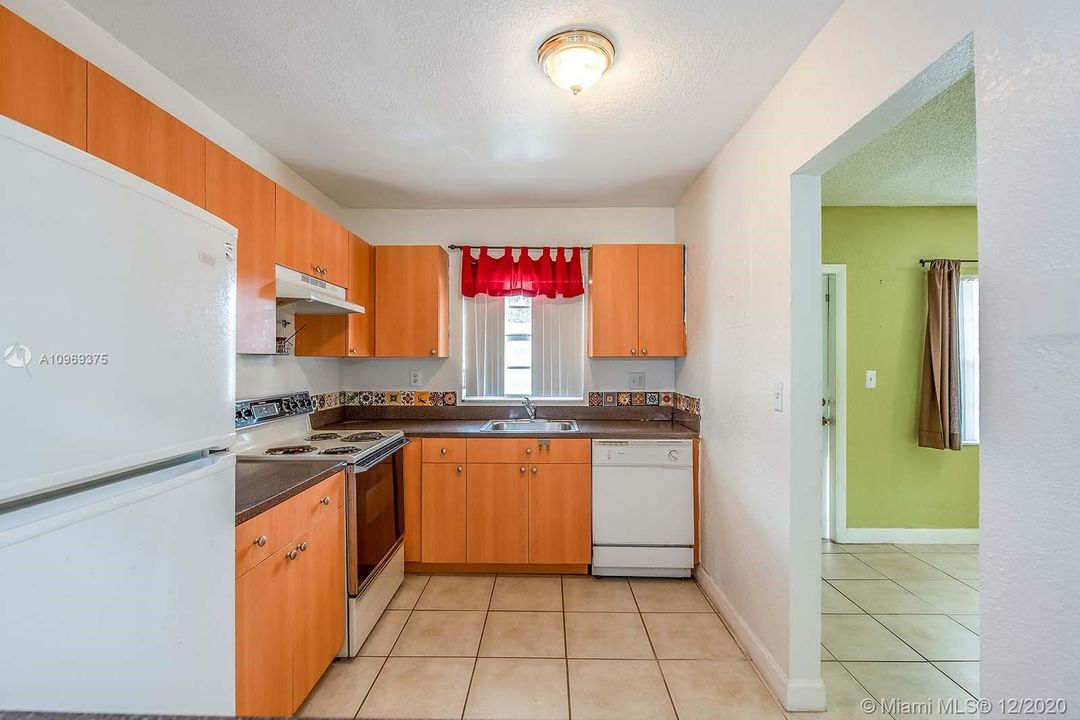 Recently Sold: $99,100 (1 beds, 1 baths, 736 Square Feet)