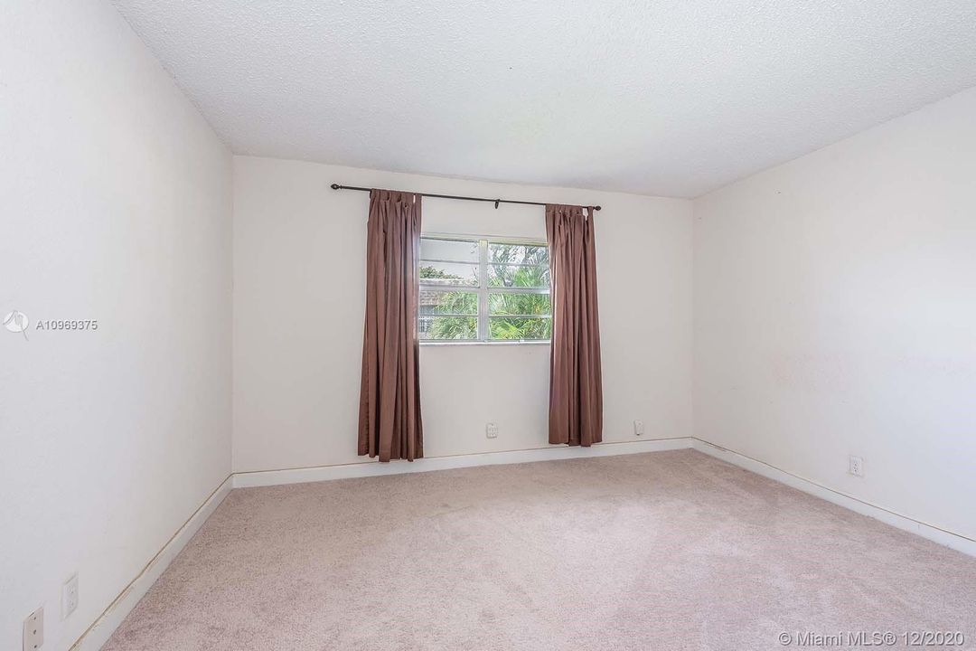 Recently Sold: $99,100 (1 beds, 1 baths, 736 Square Feet)