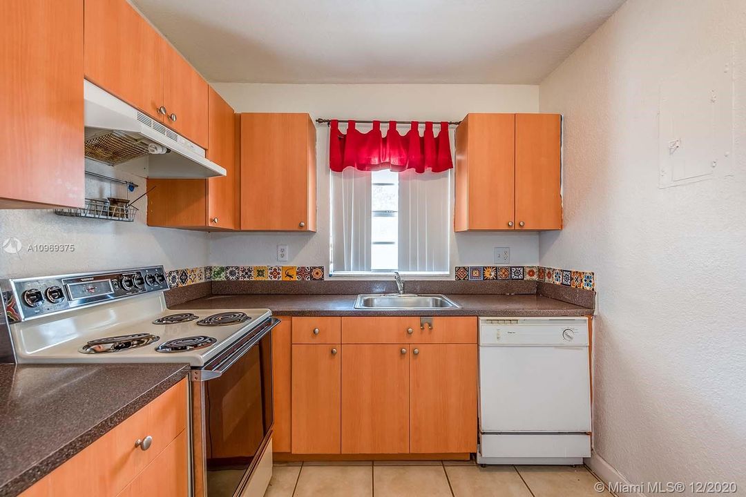 Recently Sold: $99,100 (1 beds, 1 baths, 736 Square Feet)