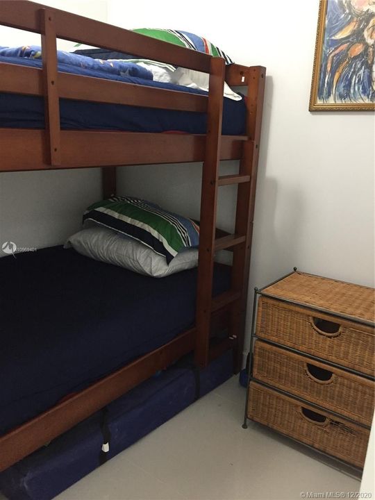 Recientemente alquilado: $2,250 (2 camas, 2 baños, 825 Pies cuadrados)