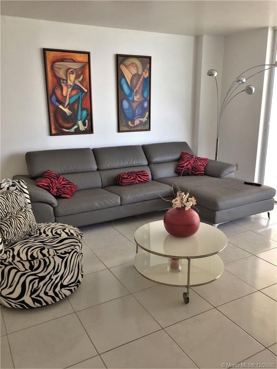 Recientemente alquilado: $2,250 (2 camas, 2 baños, 825 Pies cuadrados)