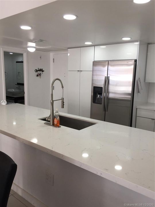 Recientemente alquilado: $2,250 (2 camas, 2 baños, 825 Pies cuadrados)