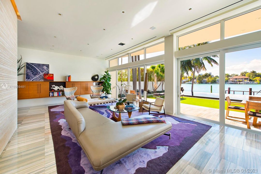 Recientemente alquilado: $85,000 (5 camas, 5 baños, 4703 Pies cuadrados)