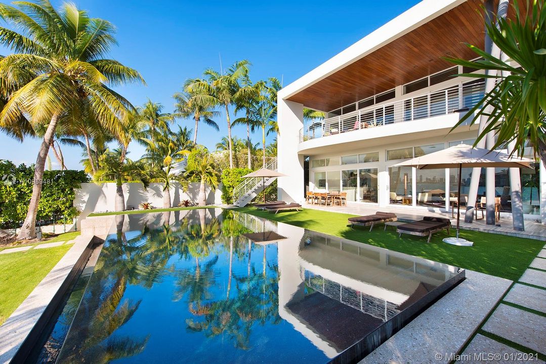 Recientemente alquilado: $85,000 (5 camas, 5 baños, 4703 Pies cuadrados)